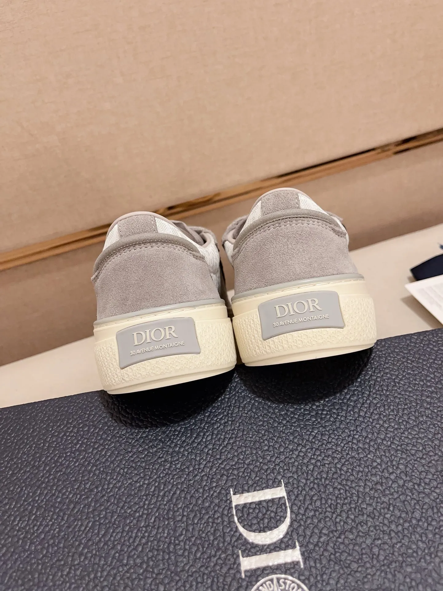 Men's shoes 💰: 640💰[Dior·Dior] Top 🔍Couple model💏🔍New casual sports style couple shoes, new four-season design, perfect workmanship, lace-up lazy style to create wardrobe quality, upper: imported first-layer cowhide, sheepskin lining is soft and comfortable, ultra-light TPU wear-resistant outsole, simple, versatile fashion men's shoes, excellent color code number 35--44